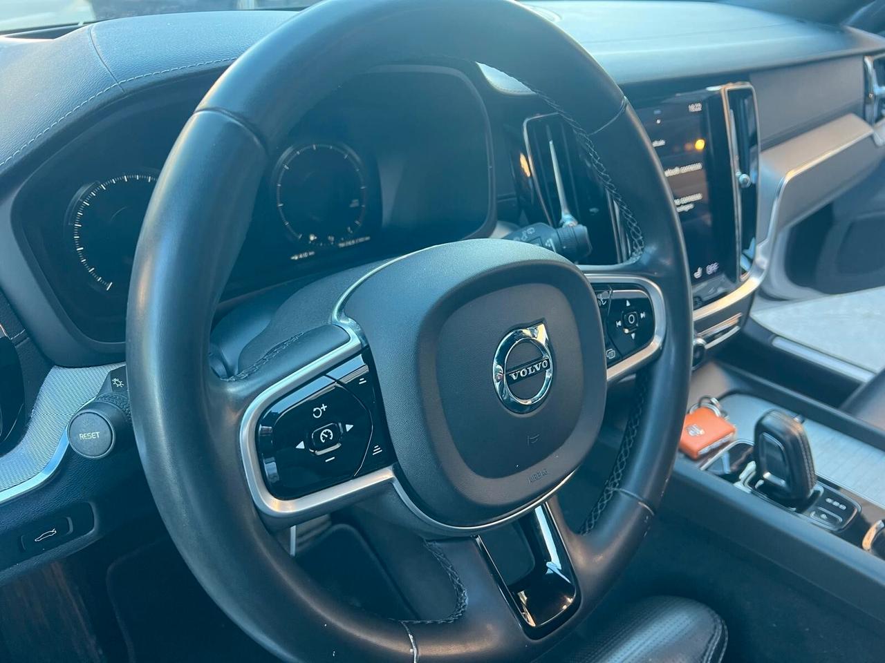 VOLVO V60 B4 GEARTRONIC R-DESING