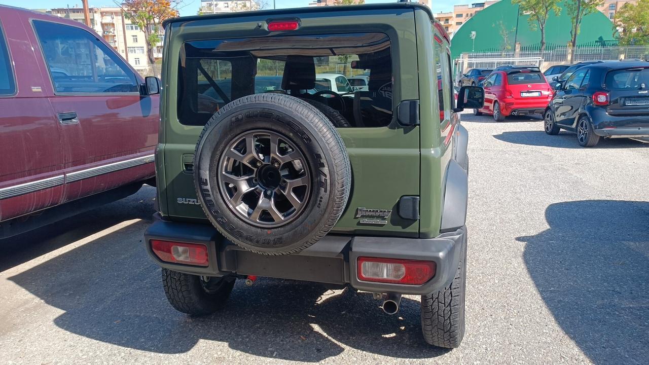 Suzuki Jimny 1.5 5MT Top