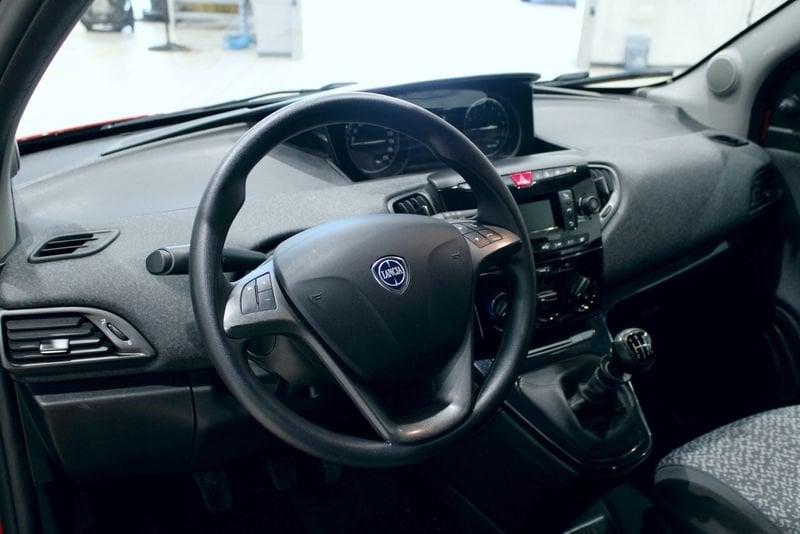 Lancia Ypsilon Ypsilon 1.0 FireFly 5 porte S&S Hybrid Ecochic Silver