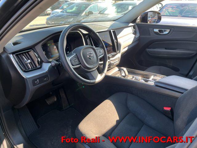 VOLVO XC60 B4 (d) MHEV Geartronic Momentum Pro Iva Esposta