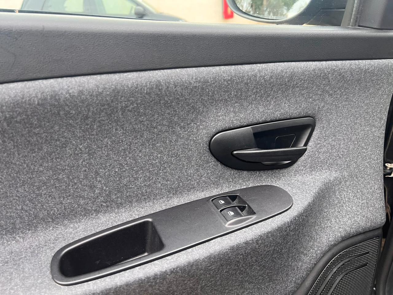 Lancia Ypsilon 1.2 69 CV 5 porte GPL Ecochic Elefantino Blu