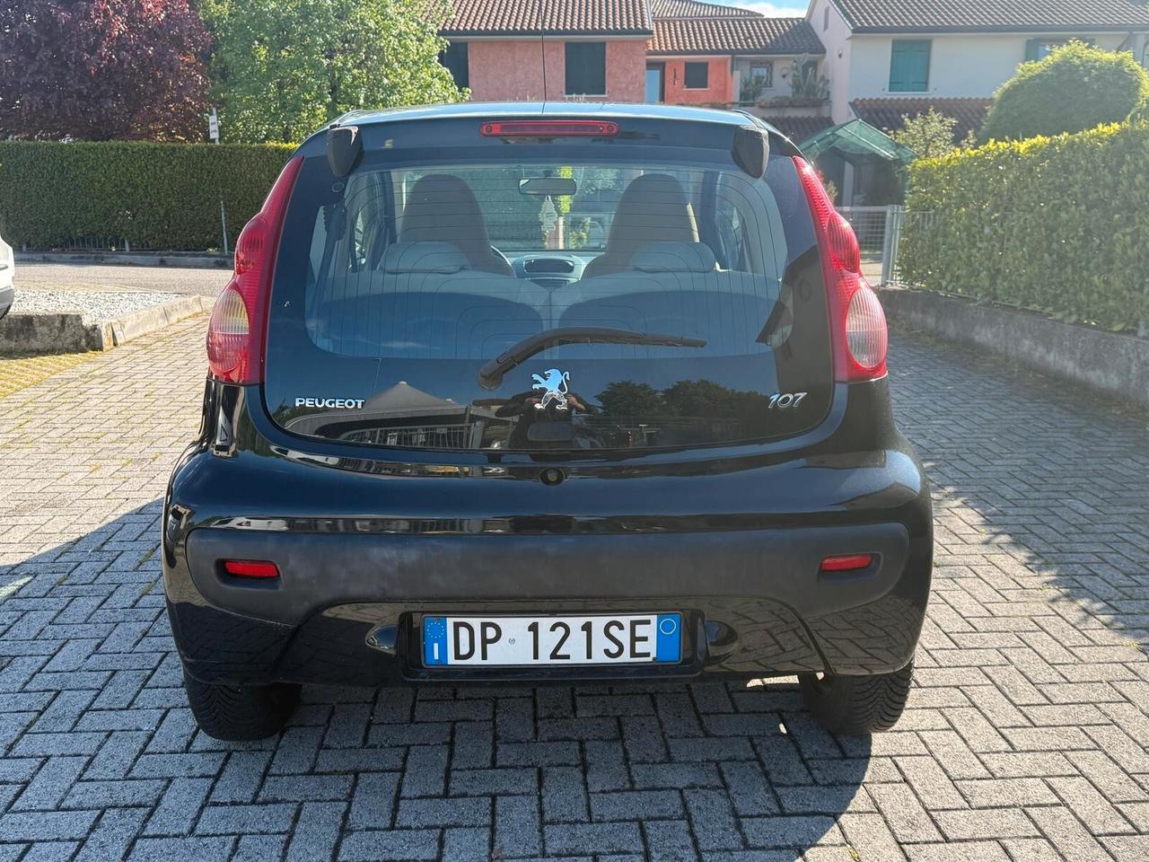 Peugeot 107 1.0 68CV Sweet Years