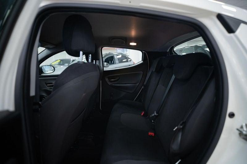 Lancia Ypsilon 1.2 8v Silver s&s 69cv E6