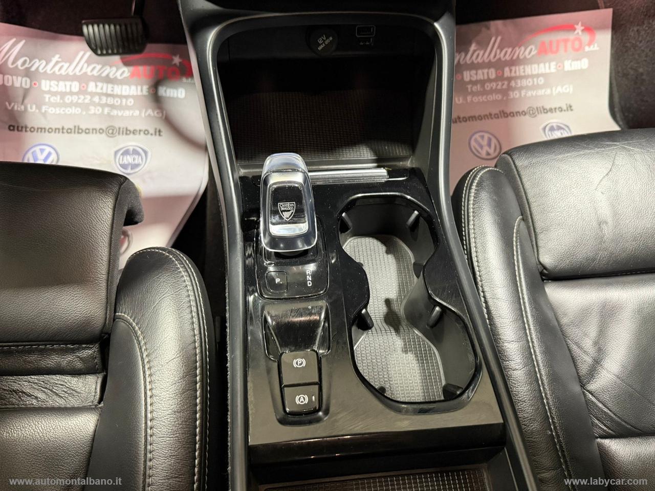 VOLVO XC40 T5 Recharge Plug-in R-design