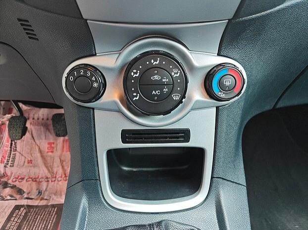 FORD Fiesta 1.2 Benzina 5 porte - 2012