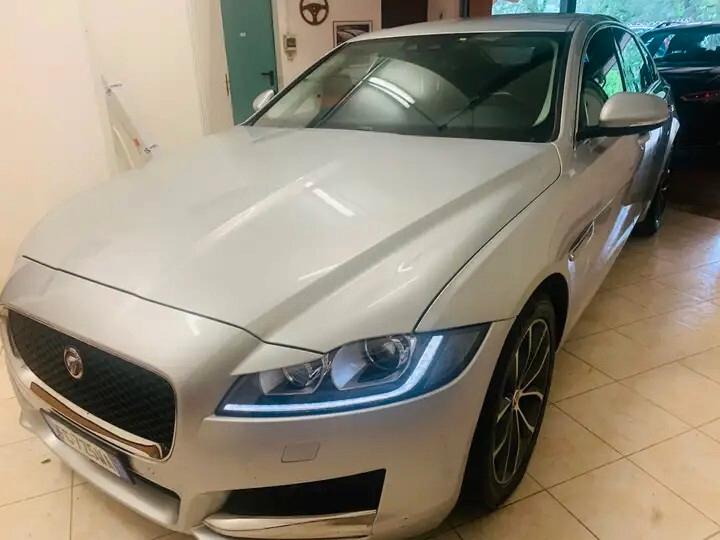 Jaguar XF 2.0 D E-Performance Prestige