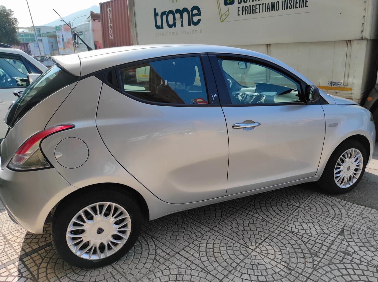 Lancia Ypsilon 2016 1.2 benz Bluetooth Comand V