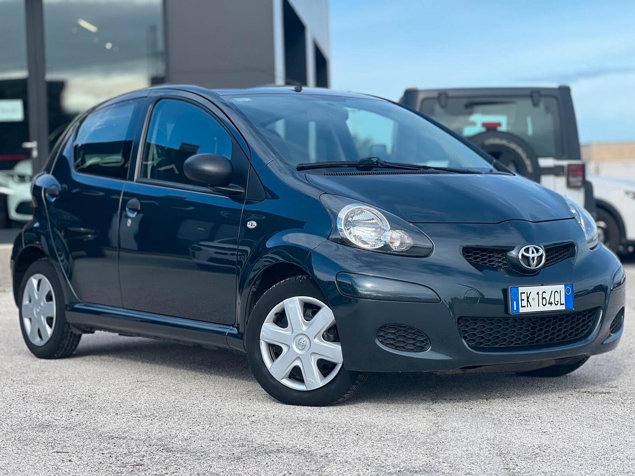 Toyota Aygo 1.0 12V VVT-i 5 porte Now Connect