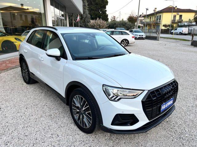 AUDI Q3 40 TDI quattro S tronic Business Advanced