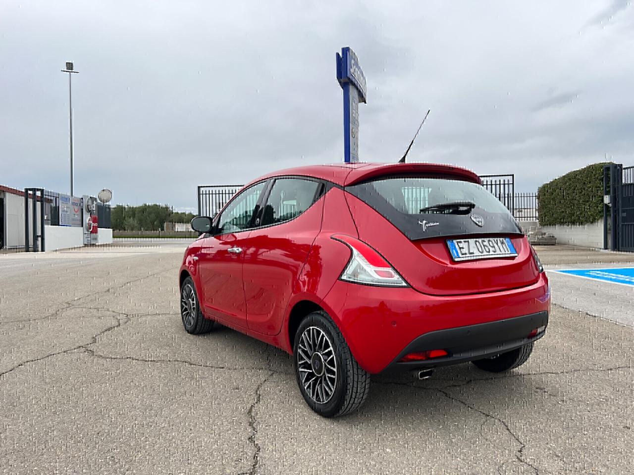 Lancia Ypsilon 1.2 69 CV 5p. 30th Anniversary.