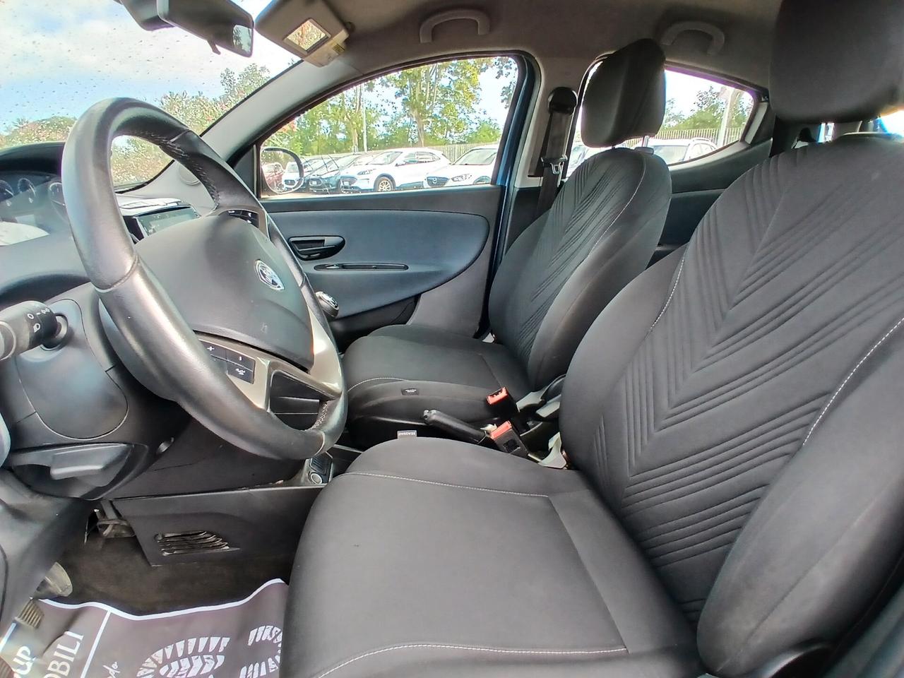 Lancia Ypsilon 1.0 FireFly 5p S&S Hybryd Gold