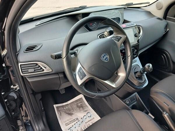 LANCIA YPSILON 1.0 FireFly S&S 69 CV HYBRID GOLD