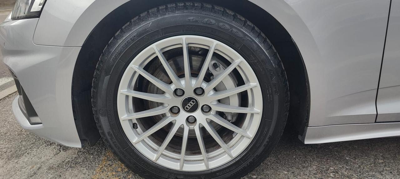 Audi A5 Cabrio 40 TFSI S tronic Business Advanced