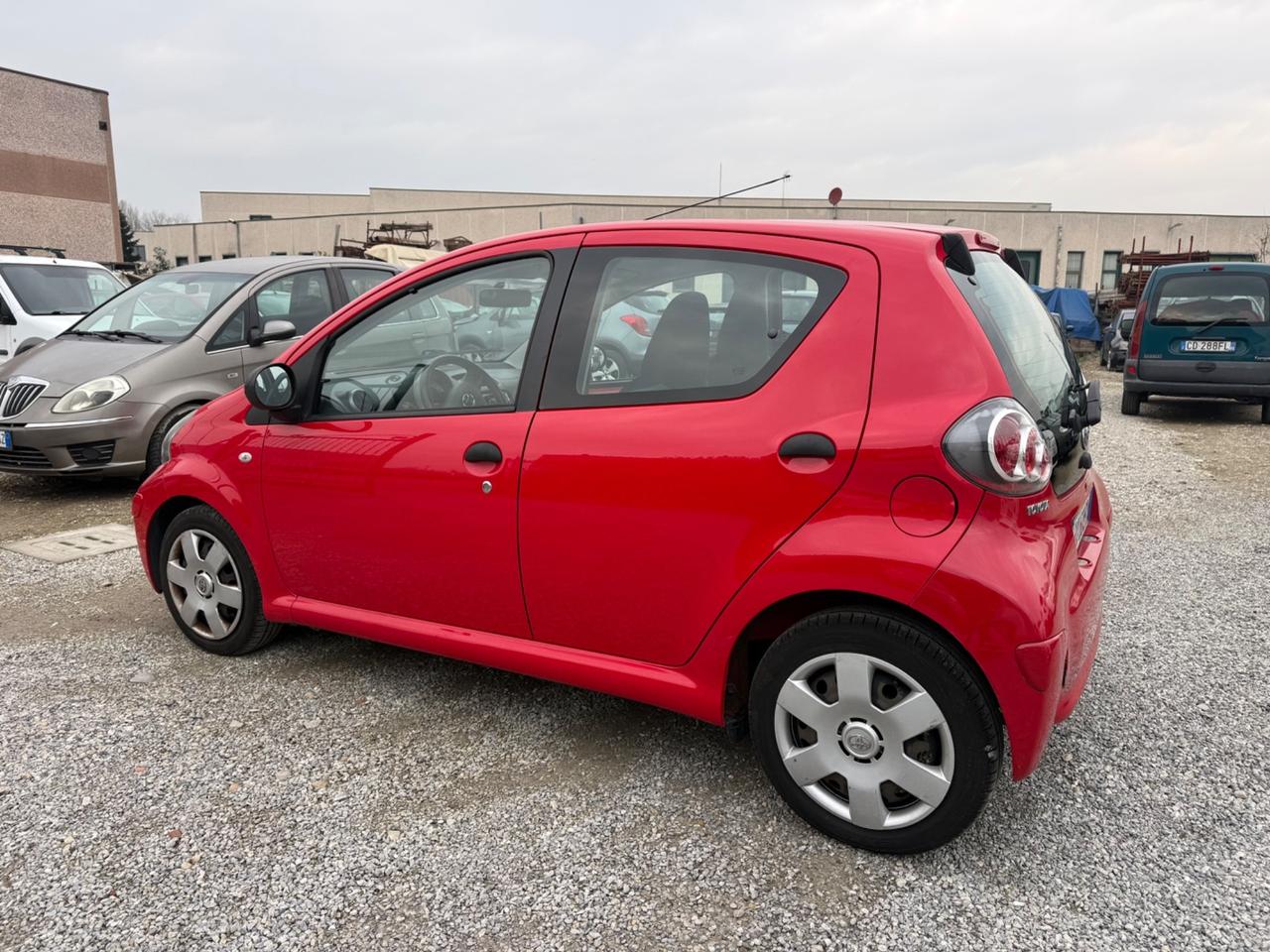 Toyota Aygo 1.0 12V VVT-i 5 porte Sol