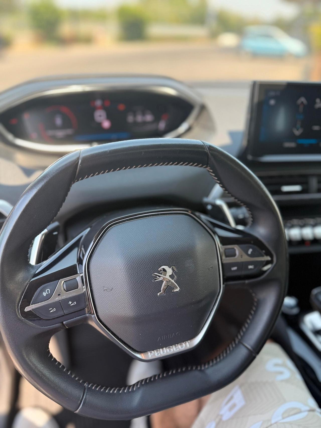 Peugeot 3008 1.5 diesel auto 2021 km certificati