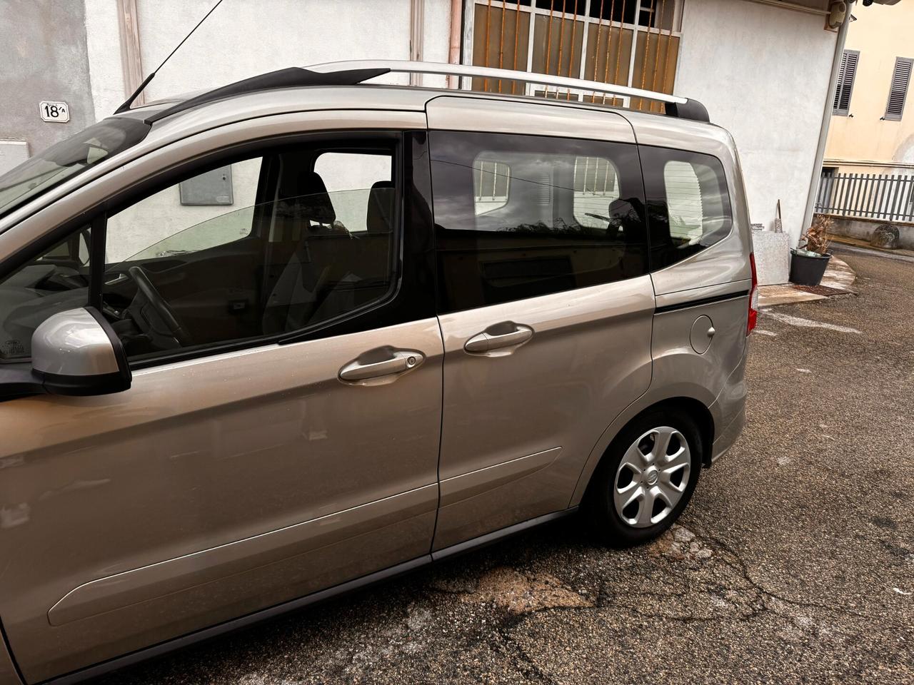 Ford Tourneo Courier 1.0 EcoBoost 100 CV Plus