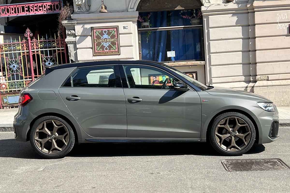 AUDI A1 SPB 25 TFSI Identity Black