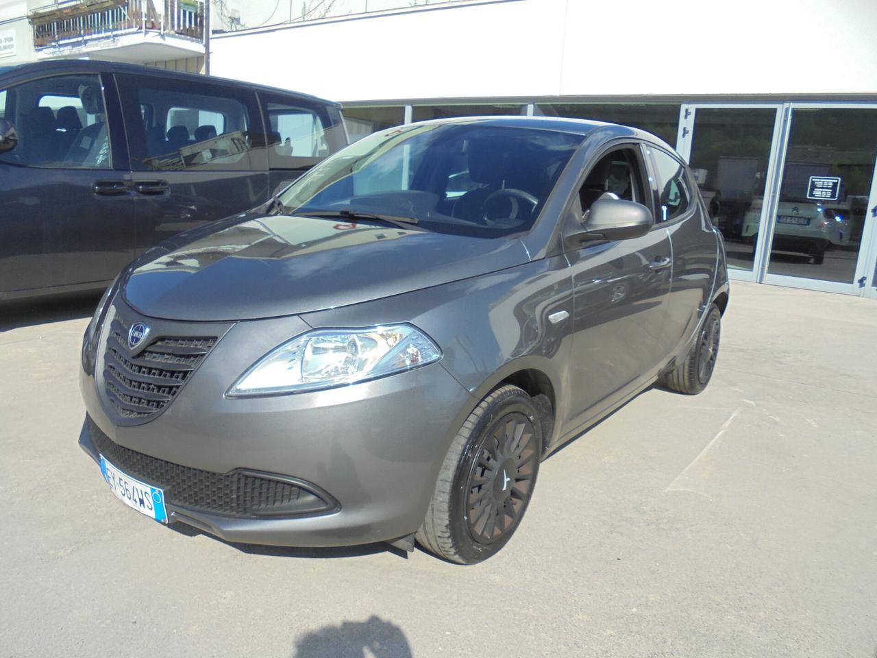 Lancia Ypsilon 1.2 69 CV 5 porte Gold