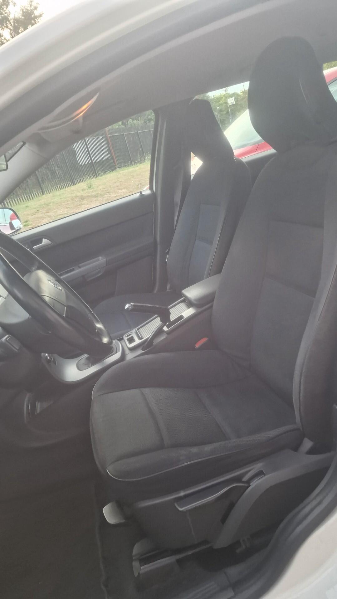 Volvo V50 1.6 D DRIVE cat R-Design "130.000 Km"