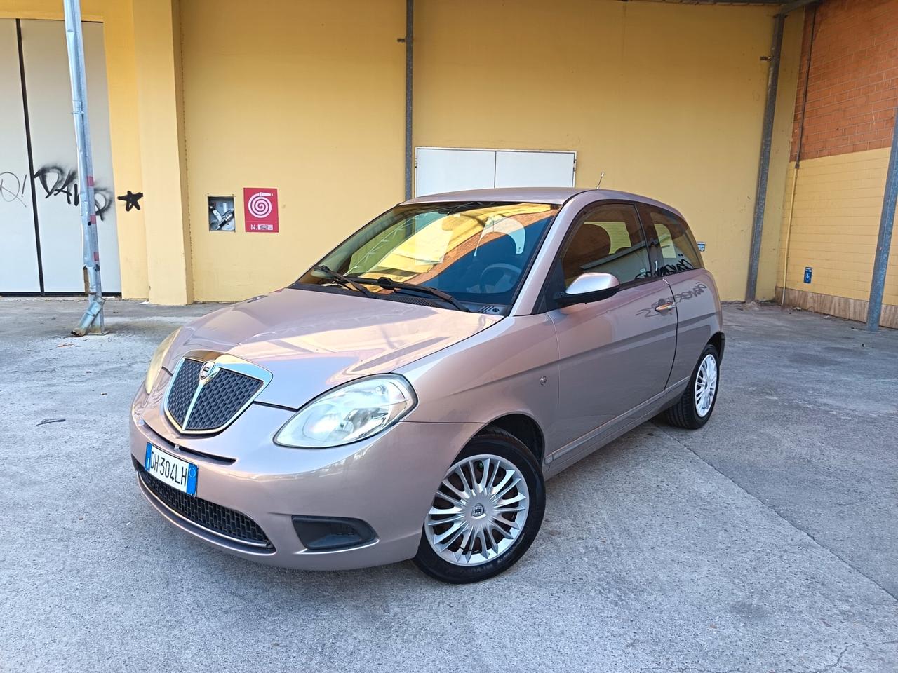 Lancia Ypsilon 1.2 benz 100.000km NEOPATENT