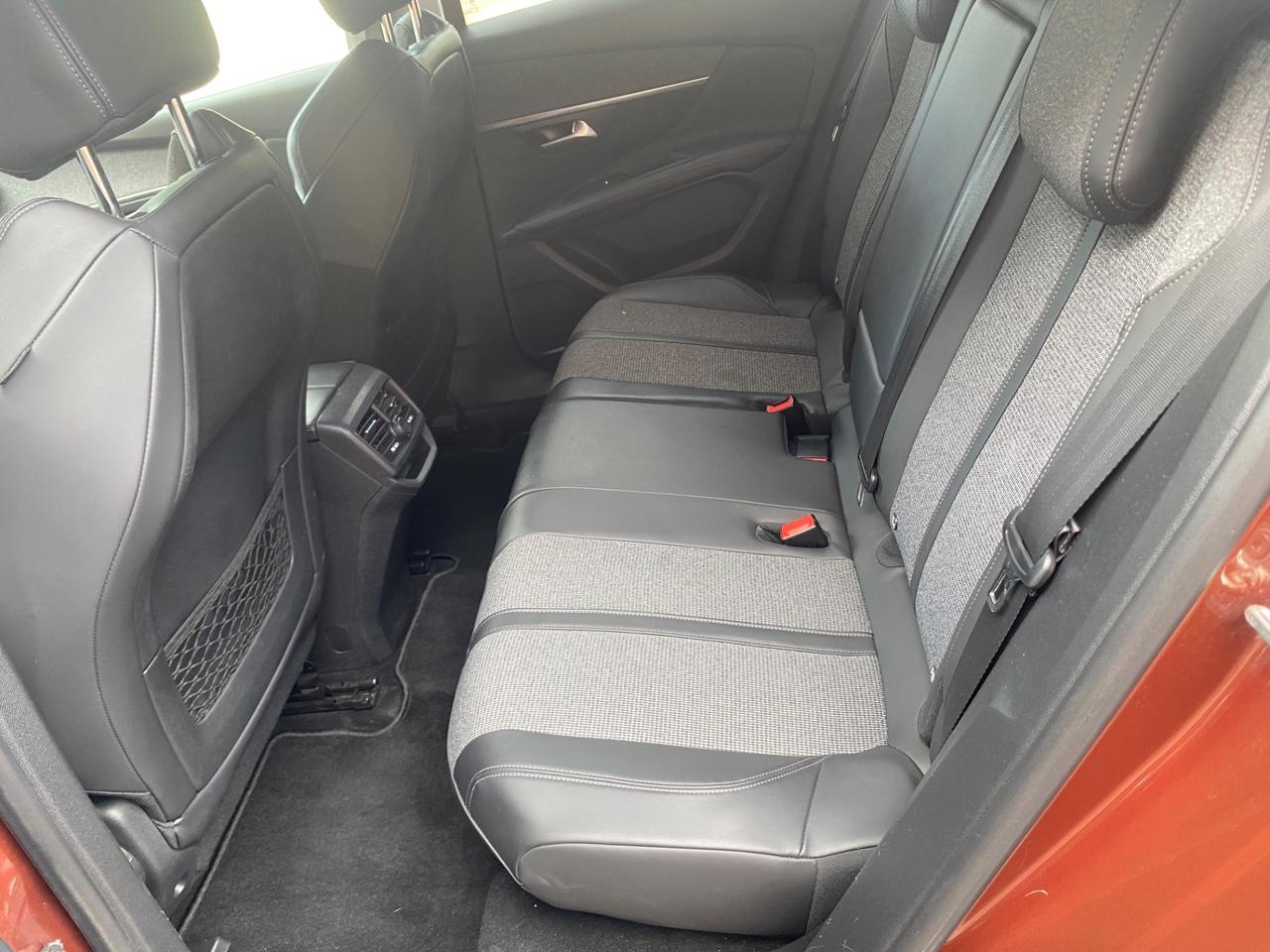 Peugeot 3008 BlueHDi 130 S&S EAT8 Active