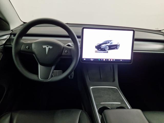 TESLA Model 3 RWD
