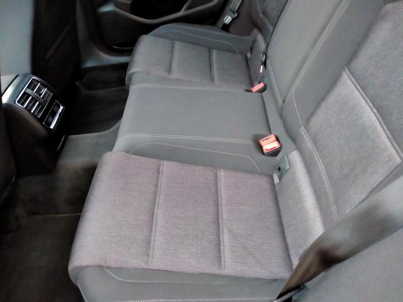 Volkswagen Passat Variant 1.6 TDI 120cv DSG COMFORTLINE SERVICE VW UNIPROP.