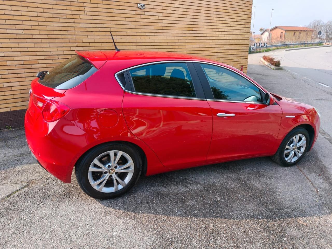 Alfa Romeo Giulietta 1.6 JTDm-2 105 CV Distinctive