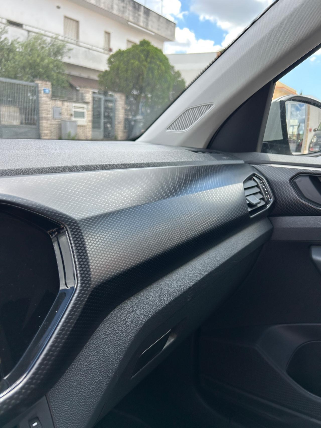 Volkswagen T-Cross 1.0 TSI-2024