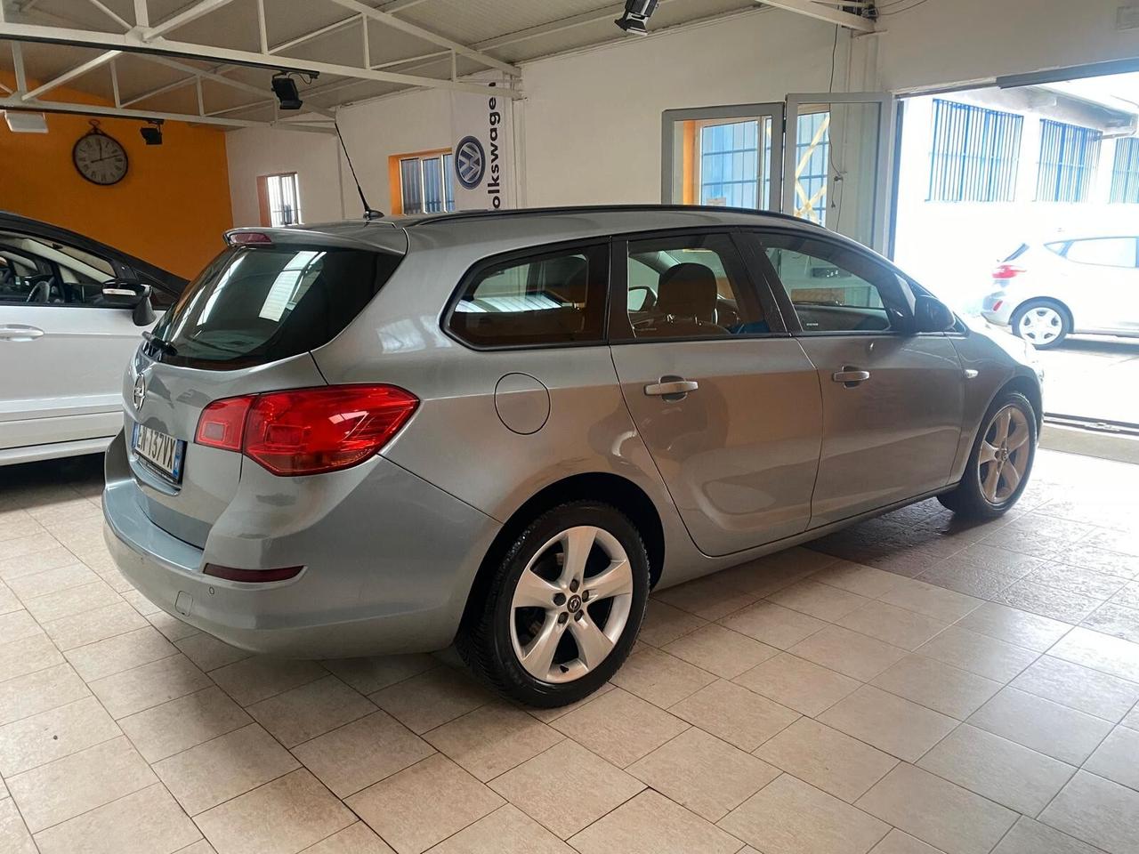 Opel Astra 1.4 Turbo 140CV Sports Tourer GPL Tech Cosmo