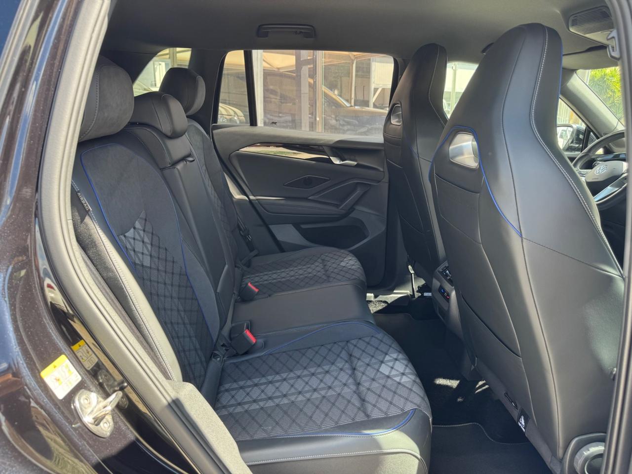 VOLKSWAGEN TIGUAN 2.0 TDI 150 CV R-LINE PLUS VIRTUAL FULL IVA