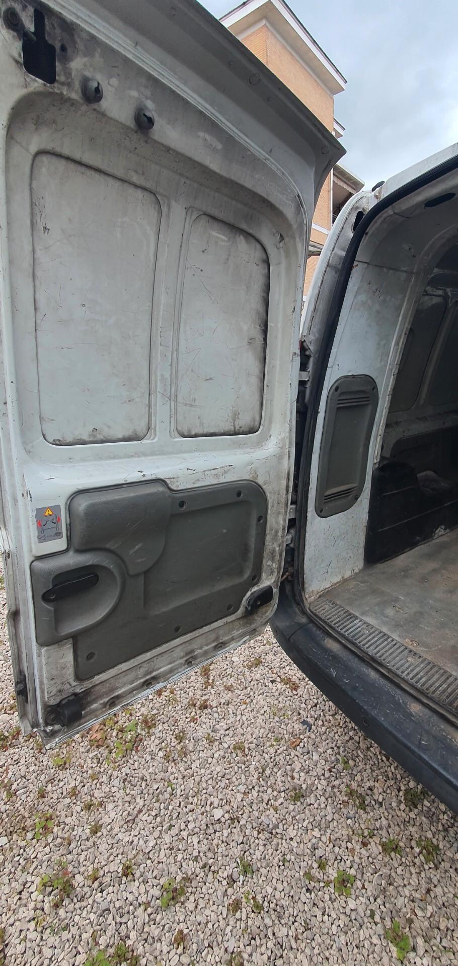 Renault Kangoo 1.5 dCi/70CV AUTOCARRO USO PROMISQUO