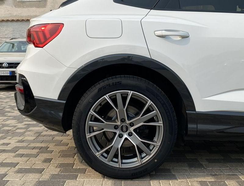 Audi Q3 SPB S Line interno ed esterno 2.0 TDI 150CV S-Tronic 35