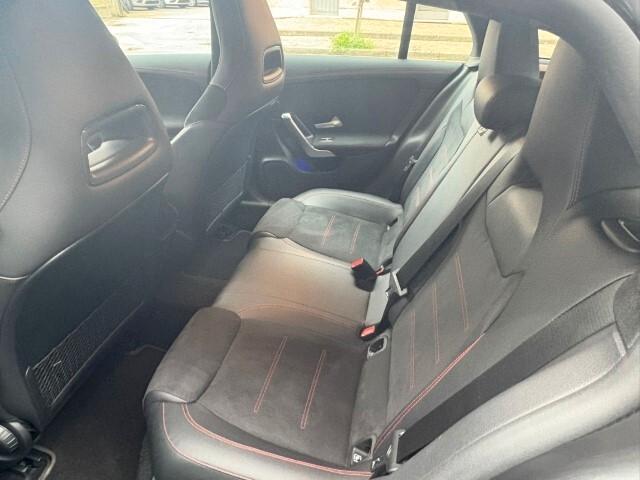 Mercedes-Benz CLA 180 Shooting Brake Premium Automatica