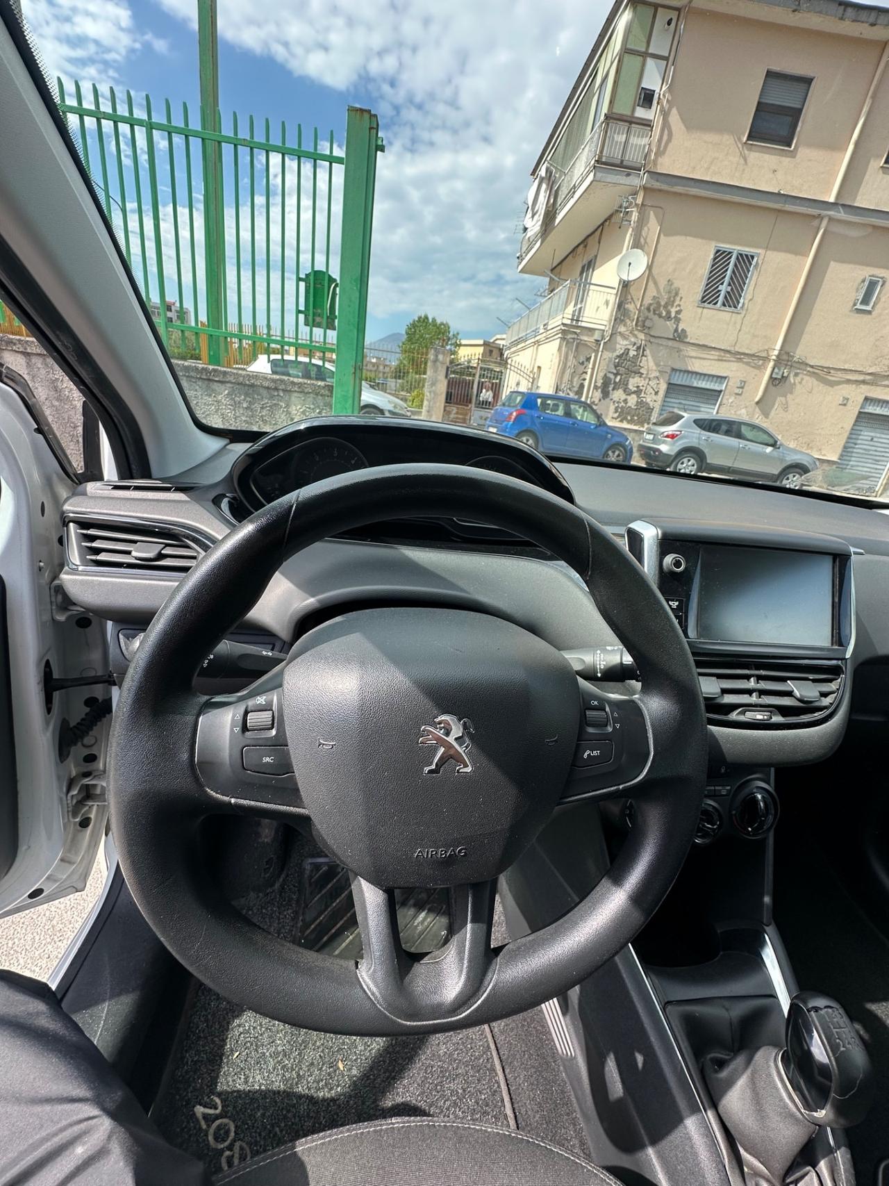 Peugeot 208 1.4 HDi 68 CV 5 porte Access