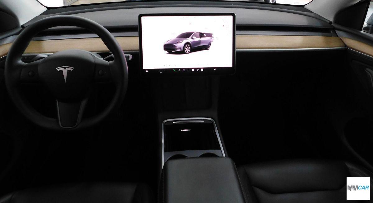 TESLA - Model Y - Long Range AWD