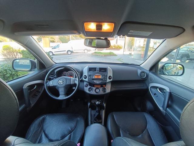 TOYOTA RAV 4 MY23 RAV4 2.2 D-4D 177 CV Luxury