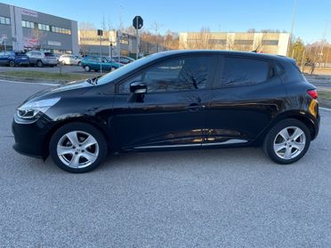 Renault Clio 1.2 16V 5 porte Live!* Neo patentati *