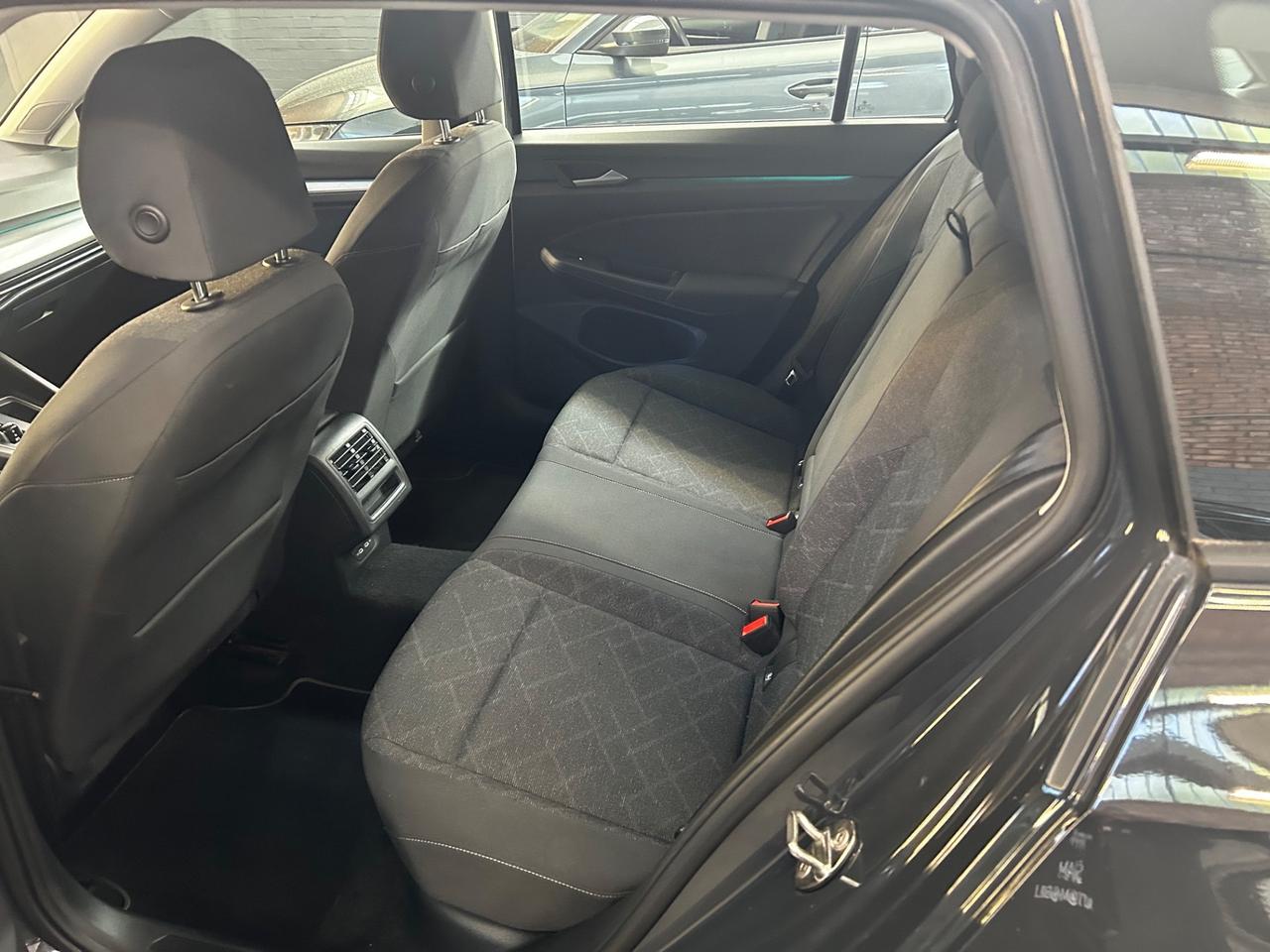 Volkswagen Golf Variant 2.0 TDI SCR DSG Life neopatentati