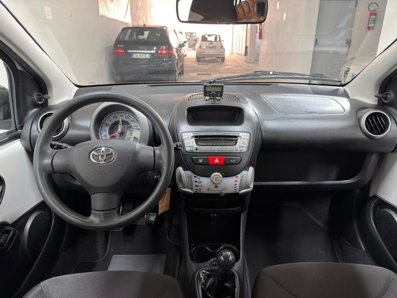 Toyota Aygo 1.0 12V VVT-i 5 porte Cool Soda Connect