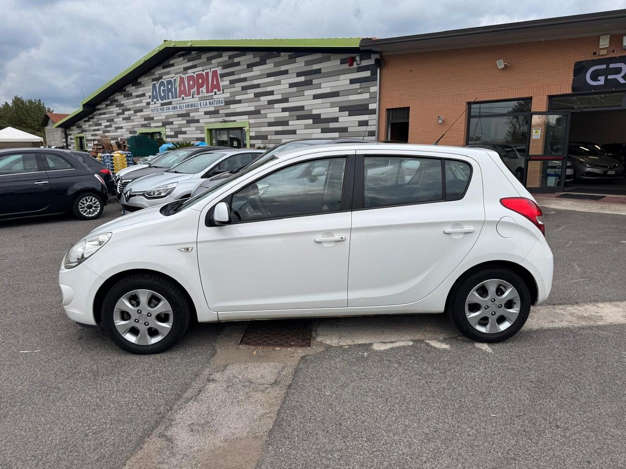 Hyundai i20 1.2 BENZ 5P KM 81000 2010