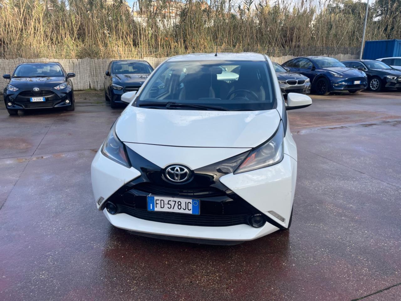 Toyota Aygo 1.0 VVT-i 69 CV 5 porte x-clusiv