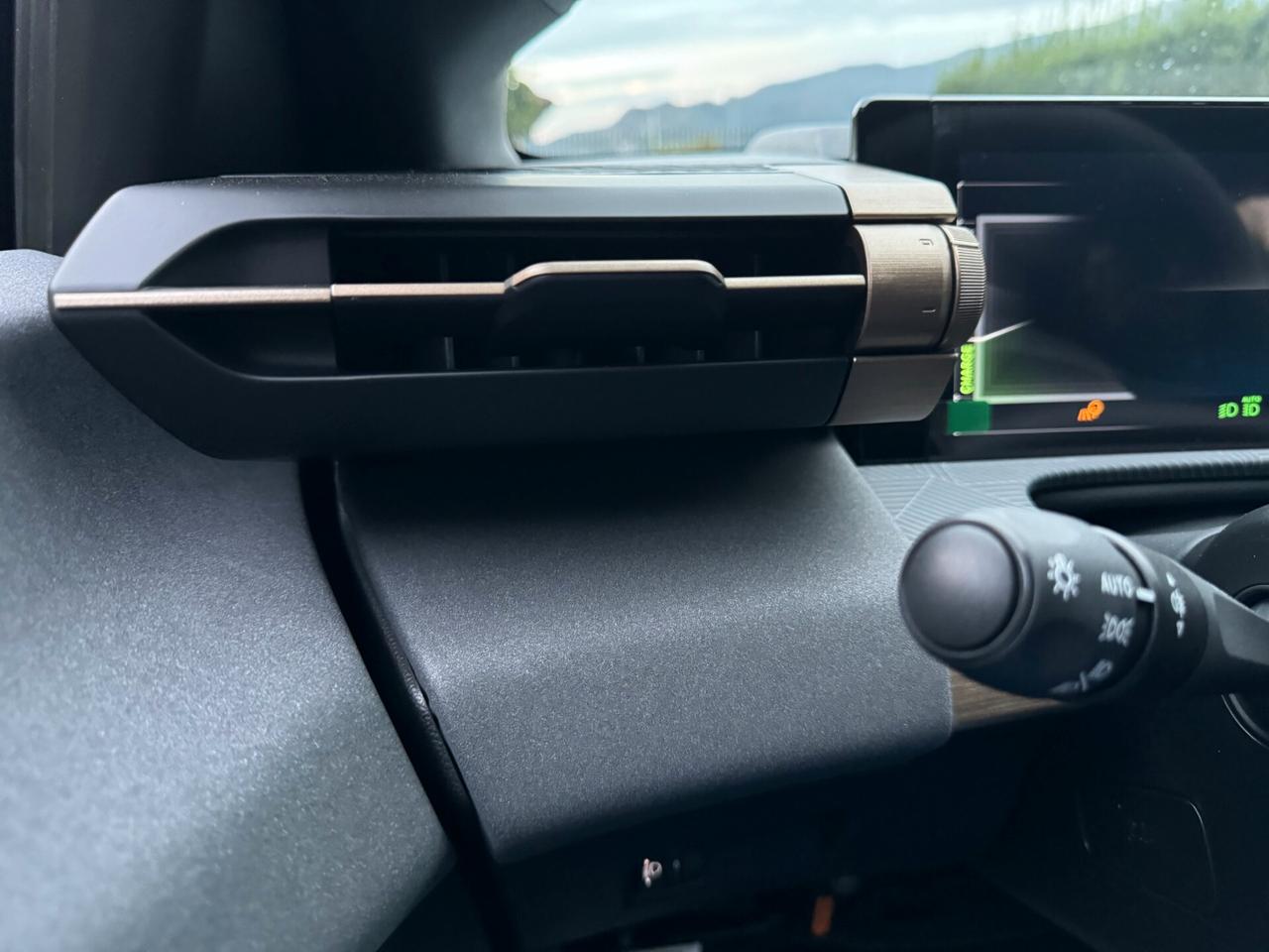 Lancia Ypsilon Hybrid e-DCT LX