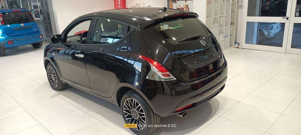 Lancia Ypsilon 1.0 FireFly 5 porte S&S Hybrid Platino