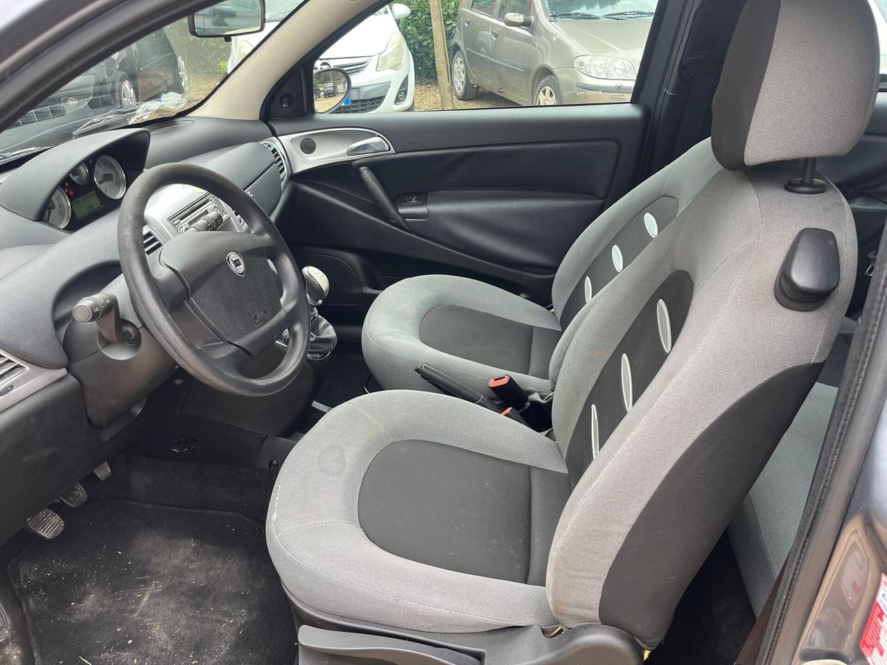 Lancia Ypsilon 1.2 Benzina - Neopatentati