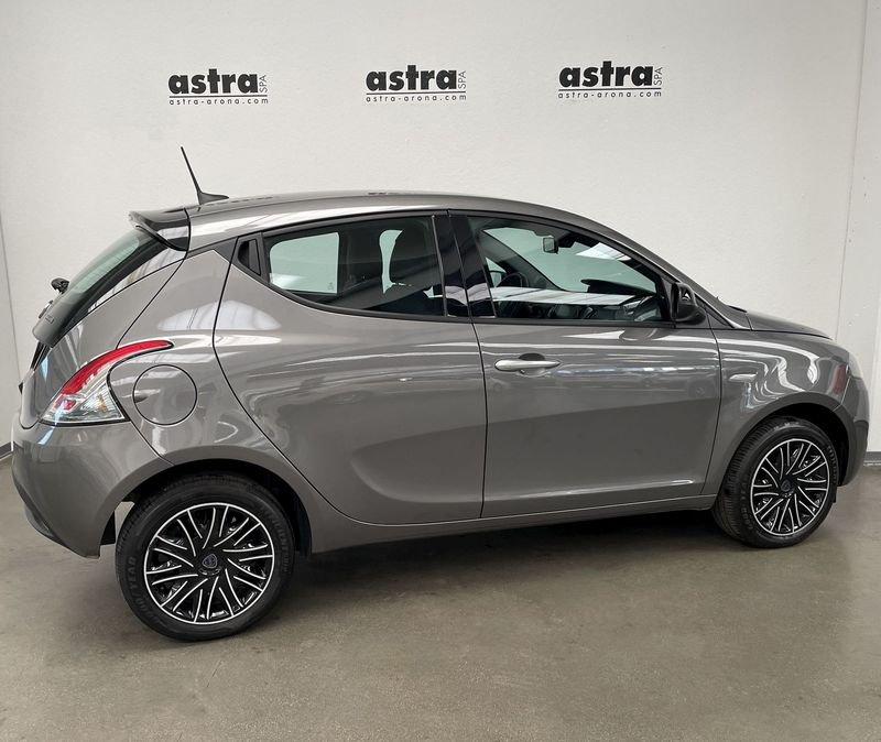 Lancia Ypsilon 1.0 FireFly 5 porte S&S Hybrid Platino