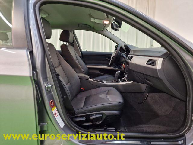 BMW 320 i cat Touring Attiva