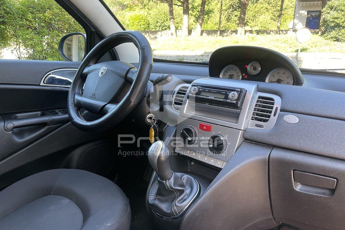 LANCIA Ypsilon 1.3 MJT 75 CV Unyca