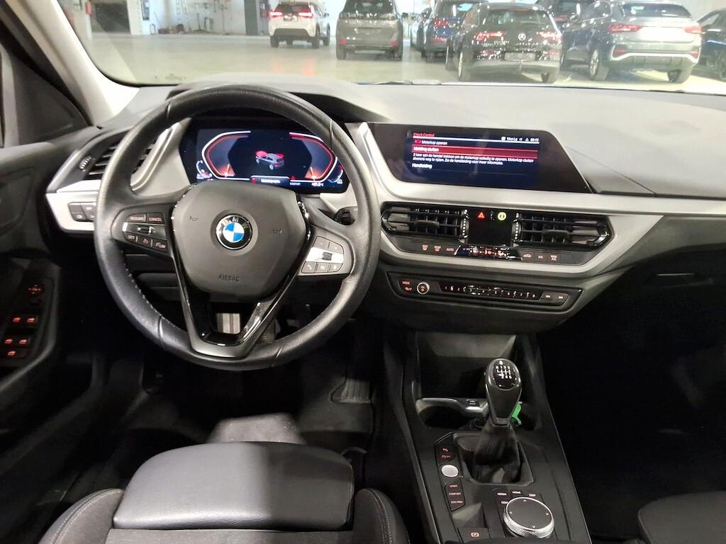 BMW 116D 115CV 6M. BUSINESS ADVANTAGE ( FARI LED - BMW DIGITAL COCKPIT - CRUISE - SPORT INTERIOR - NAVI - MIRROR - PDC )