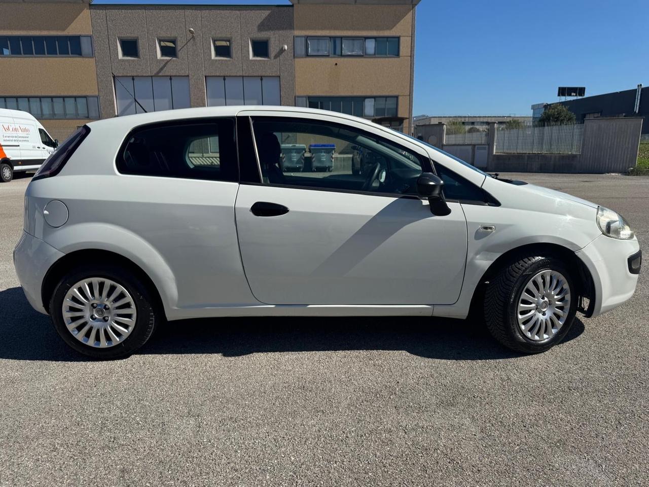 Fiat Punto Evo 1.2 benzina. 12 Mesi di garanzia